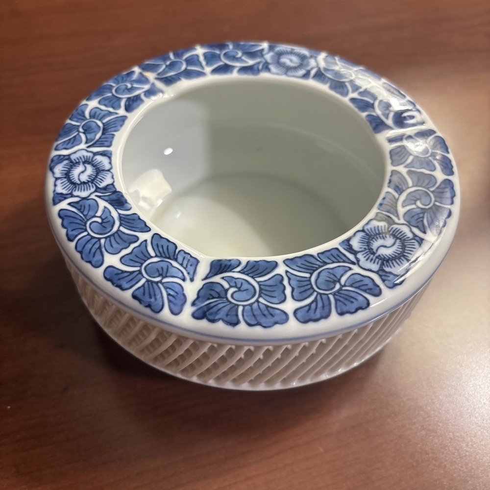 Japanese Blue And White Porcelain Ashtray With Lattice Work 6 Inches
